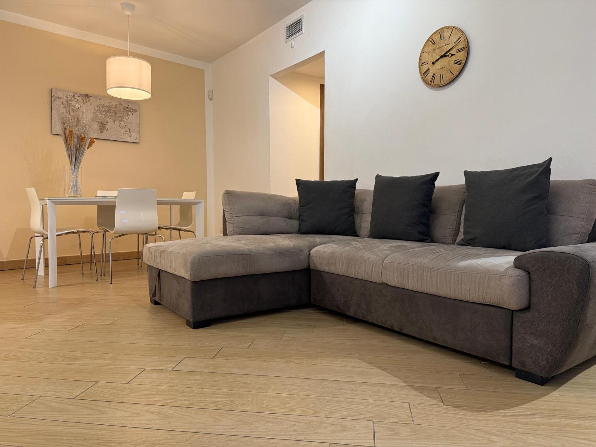 Comecasa Modern Apartment In Historical Centre Asti Exterior foto